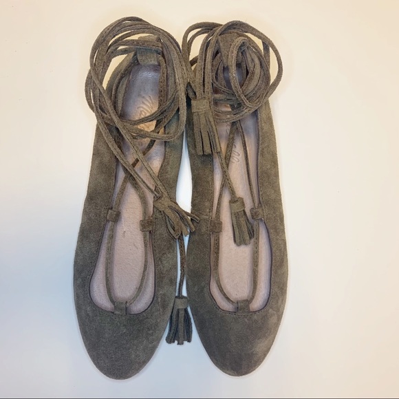 Madewell Inga Lace-Up Flats in Olive Suede - Picture 9 of 13